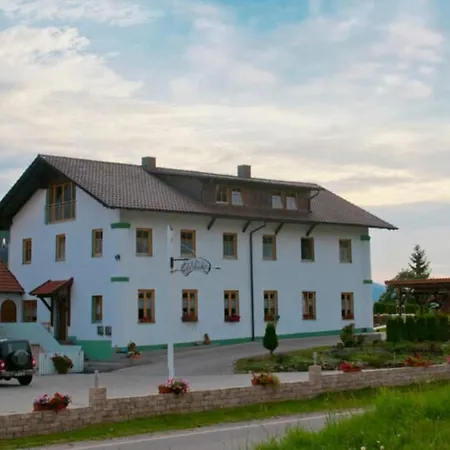 Frisch Apartment *